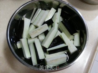 不须炸的肉末茄子的做法步骤：1