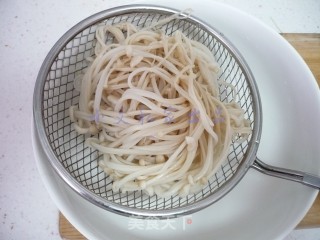 凉拌鸡丝金针菇的做法步骤：4