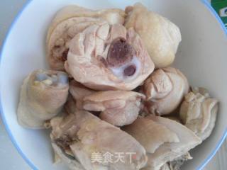鸡腿炖土豆的做法步骤：1
