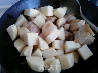 鸡腿炖土豆的做法步骤：5
