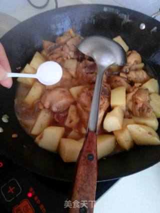 鸡腿炖土豆的做法步骤：8