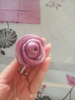 薯香玫瑰花包的做法步骤：7