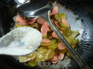 火腿肠炒榨菜的做法步骤：7