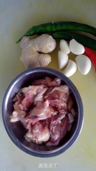 鲜椒鸡块的做法步骤：2