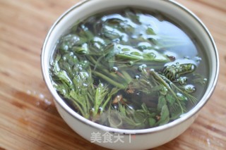 香椿炒鸡蛋的做法步骤：1
