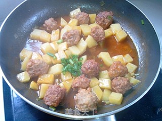 茄汁土豆烧肉圆的做法步骤：12
