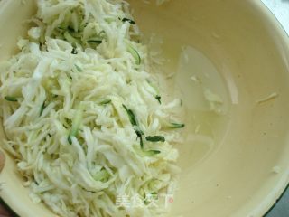 凉拌茴子白的做法步骤：4