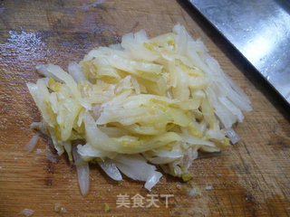 青椒香干炒酸菜的做法步骤：4