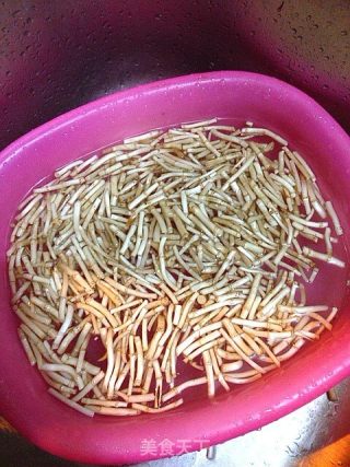 凉拌鱼腥草的做法步骤：2