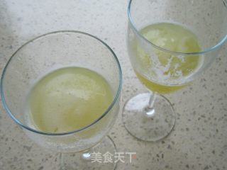 菠萝苏打水的做法步骤：2