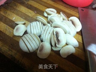 鲜菇炒肉的做法步骤：1