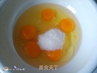 电饭煲海绵蛋糕的做法步骤：2