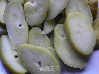 荠菜土豆泥的做法步骤：1