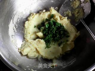 荠菜土豆泥的做法步骤：7