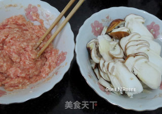 球盖菇圆子汤的做法步骤：3