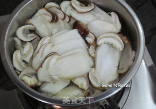 球盖菇圆子汤的做法步骤：4
