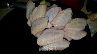可乐鸡翅的做法步骤：1