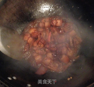 90后家庭煮男 笋干红烧肉 春季美味开始的第一道菜的做法步骤：8