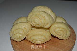 鸡蛋牛奶花卷的做法步骤：10