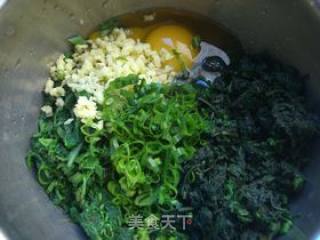 酱香艾草荠菜煎饼的做法步骤：3