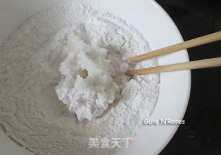 春游小吃：豆沙麻团的做法步骤：2