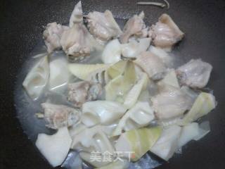 春笋剁椒酿鸡翅的做法步骤：2
