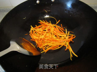 红黄白绿你更爱谁--主角是菠菜的做法步骤：3