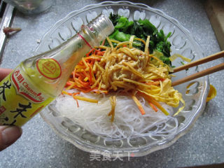 红黄白绿你更爱谁--主角是菠菜的做法步骤：7