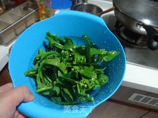 午餐肉蔬菜煲的做法步骤：1