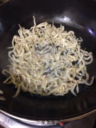 香辣银鱼干的做法步骤：4