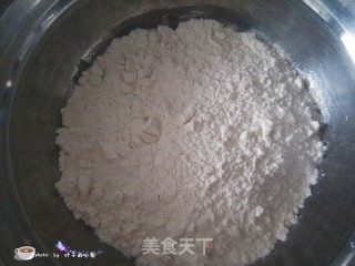 烫面水煎饺的做法步骤：1