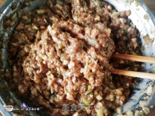 烫面水煎饺的做法步骤：7