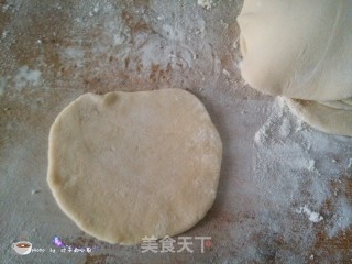 烫面水煎饺的做法步骤：9