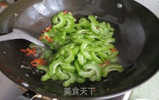 苦瓜炒鸡蛋的做法步骤：5