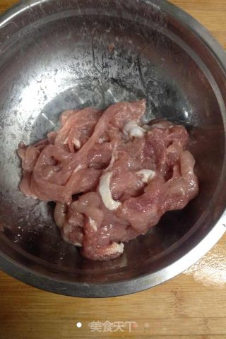 鱼香肉丝的做法步骤：1
