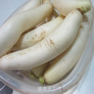晒干萝卜的做法步骤：1