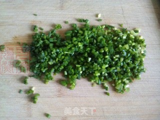 韭苔鸡蛋煎饼的做法步骤：2