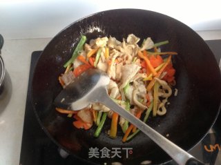 小炒小黄蘑的做法步骤：8