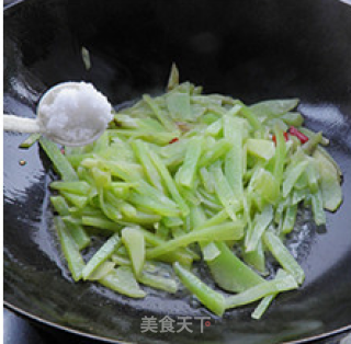 【清炒莴笋丝】-------简简单单家常菜的做法步骤：7