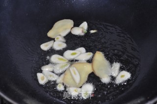 黑胡椒鸡腿煲的做法步骤：7