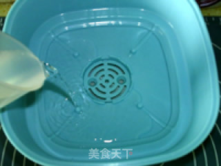 白煮蛋的做法步骤：2