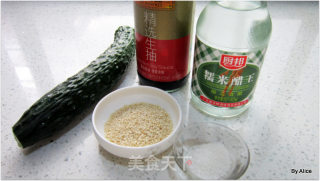 芝麻凉拌黄瓜的做法步骤：1