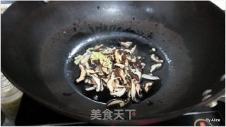 香菇素鸡豆腐干的做法步骤：2