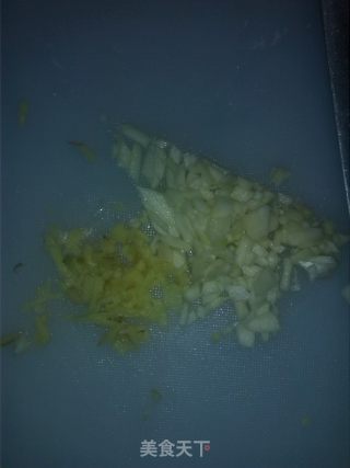 油焖河虾的做法步骤：2