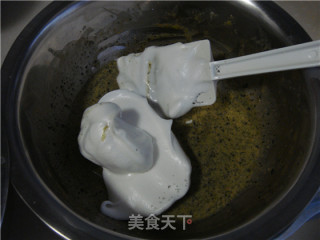 黑芝麻戚风蛋糕的做法步骤：16