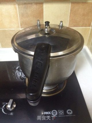 银耳汤的做法步骤：4