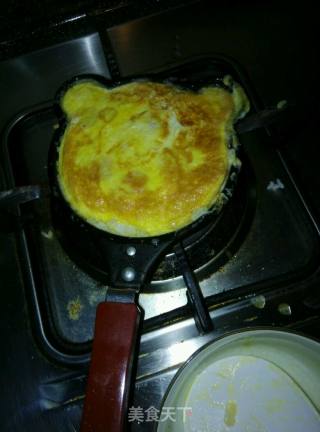 米饭鸡蛋煎饼的做法步骤：2