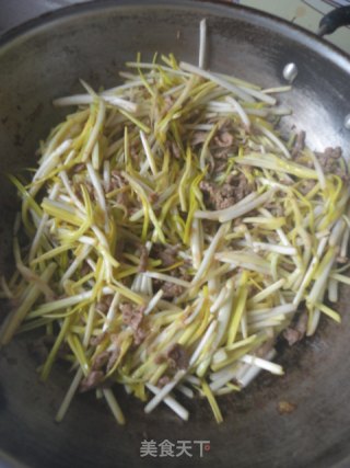 蒜黄炒肉丝的做法步骤：4