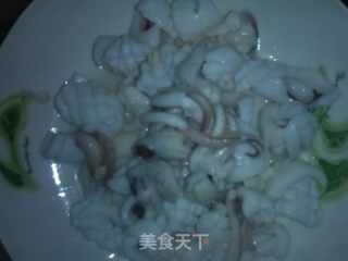 荷兰豆炒鲜鱿的做法步骤：5