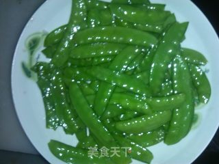 荷兰豆炒鲜鱿的做法步骤：8